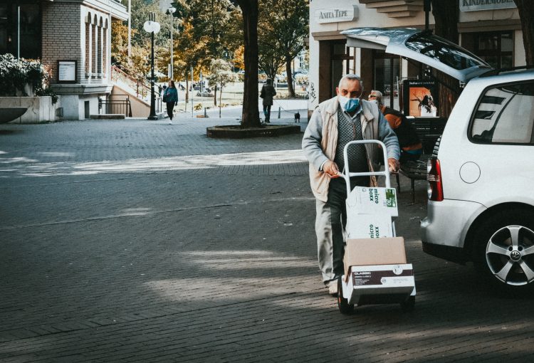 Ageism and COVID-19, a study of social inequality in Spain